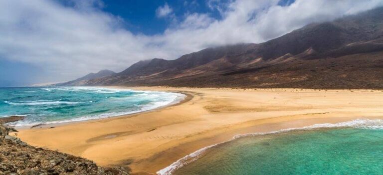 7 Unbelievable Beaches in Spain That Don’t Look Real (Including One Made of Popcorn)